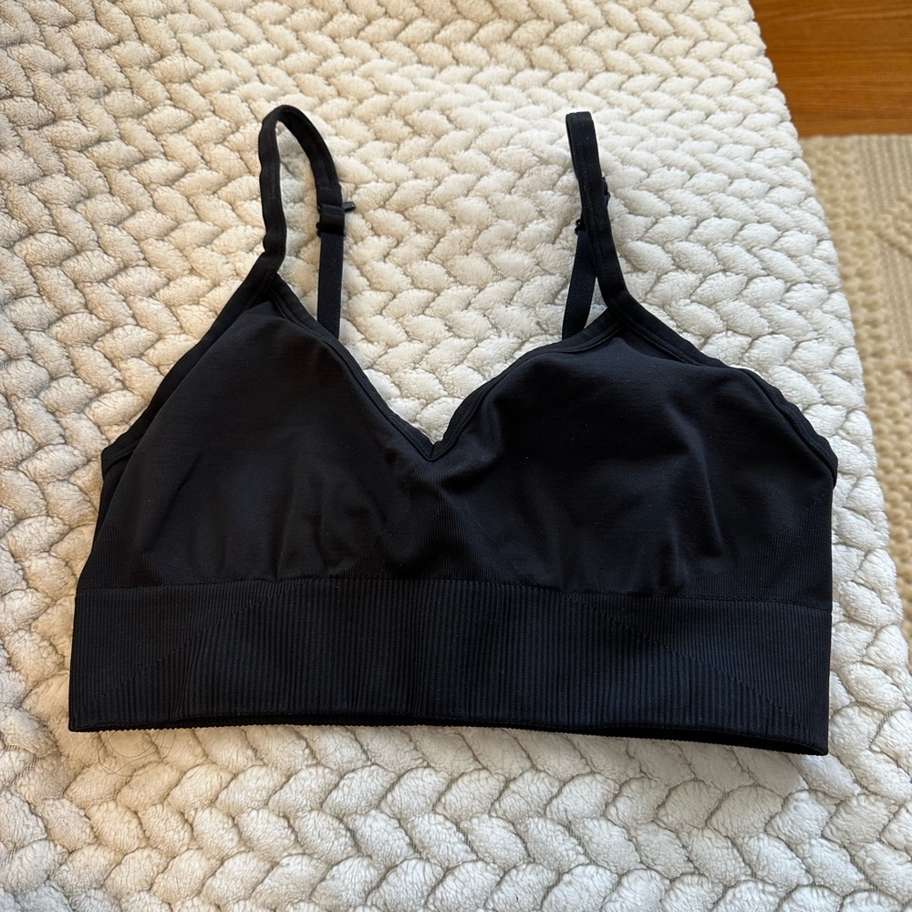 Lululemon Ebb to Street Bra *light support C/D Cup size 6